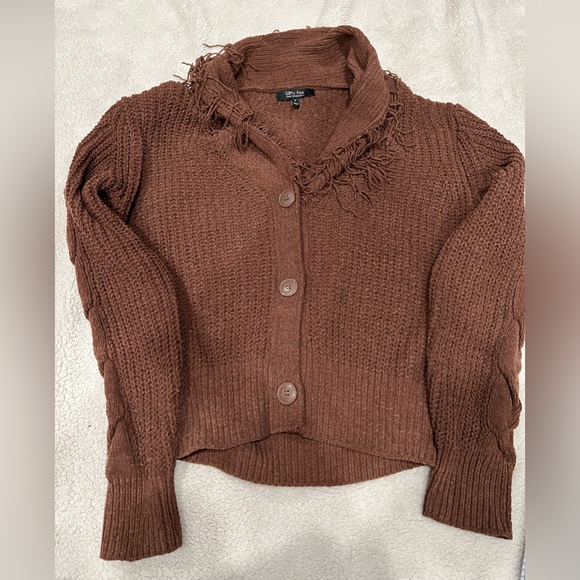Sweater with fringe - Picture 1 of 1